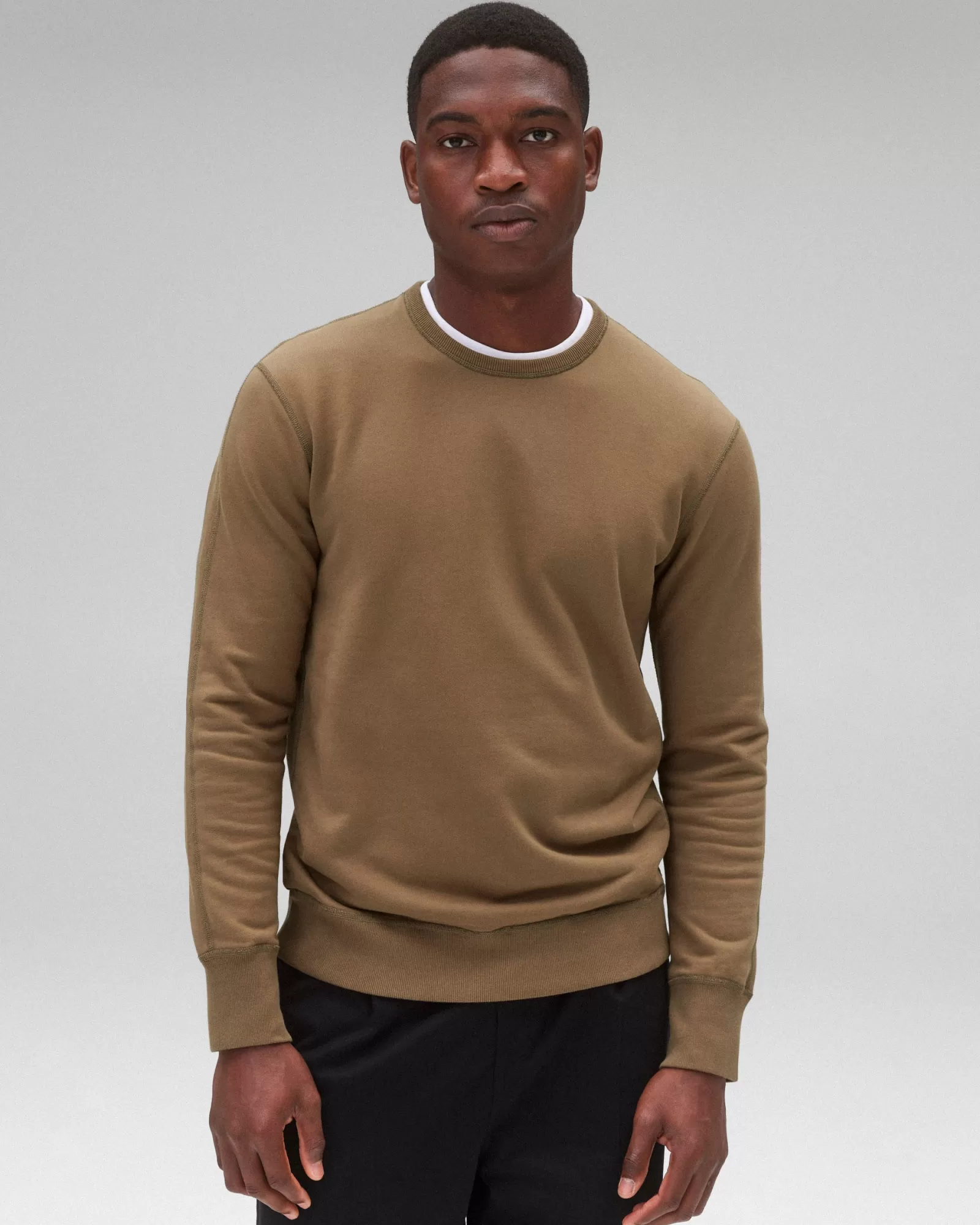 Reigning Champ Midweight Terry Slim Crewneck